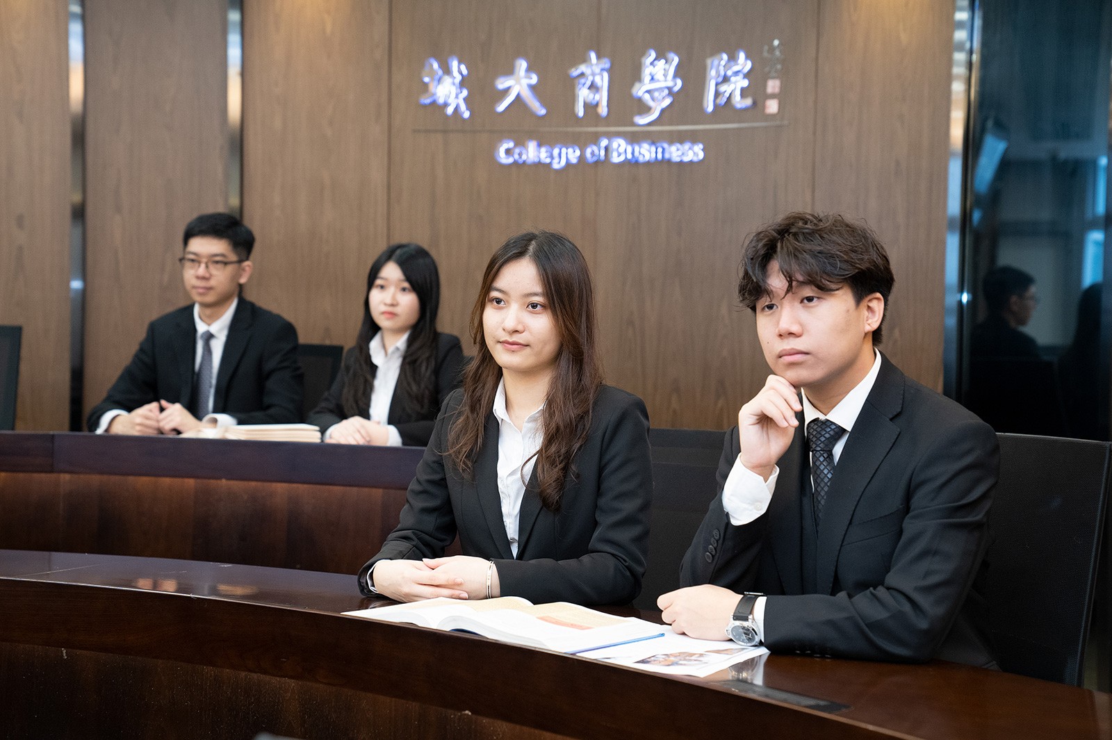 1770182735278102.jpg 图2_港城大商业与经济学首次跻身全港三甲及亚洲第十.jpg